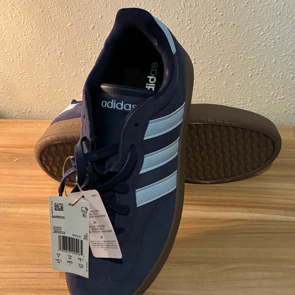 Adidas Men's Dark Blue and Light Blue Striped Sneakers